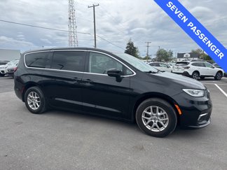 Used 2023 Chrysler Pacifica Touring-L image 1