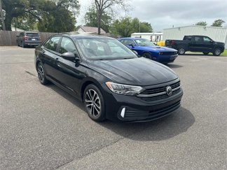 Used 2022 Volkswagen Jetta Sport image 1