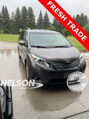 Used 2014 Toyota Sienna XLE image 1