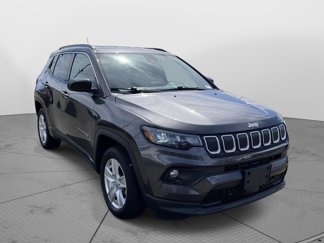 Used 2022 Jeep Compass Latitude image 1