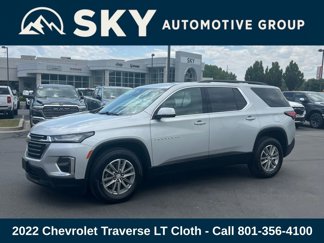Used 2022 Chevrolet Traverse LT image 1