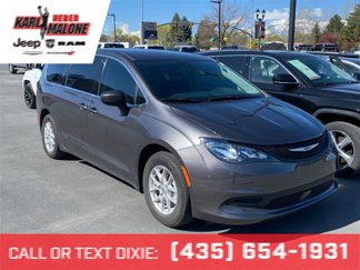 Used 2023 Chrysler Voyager LX image 1