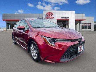Certified 2022 Toyota Corolla LE image 1