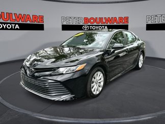 Used 2018 Toyota Camry LE image 1