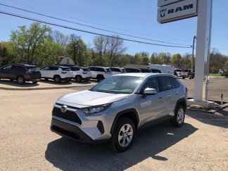 Used 2022 Toyota RAV4 LE image 1