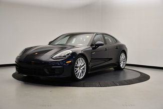Certified 2022 Porsche Panamera 4 image 1