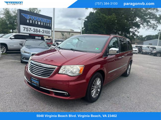 Used 2014 Chrysler Town & Country Touring-L w/ Driver Convenience Group image 1
