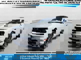 Used 2019 Dodge Challenger SXT image 1