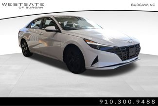 Used 2023 Hyundai Elantra SEL image 1
