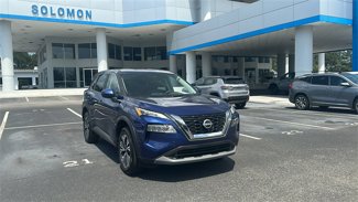 Used 2023 Nissan Rogue SV image 1