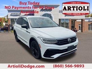 Used 2022 Volkswagen Tiguan SE R-Line image 1