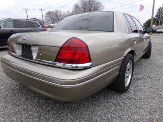 Used 2004 Ford Crown Victoria LX image 1