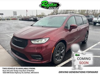 Used 2021 Chrysler Pacifica Touring-L w/ S Appearance Package image 1