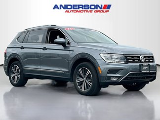 Used 2018 Volkswagen Tiguan SEL image 1
