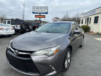 Used 2017 Toyota Camry SE image 1