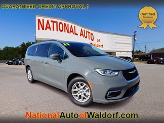 Used 2022 Chrysler Pacifica Touring-L image 1