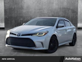 Used 2016 Toyota Avalon Touring image 1