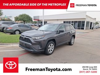 Used 2019 Toyota RAV4 LE image 1