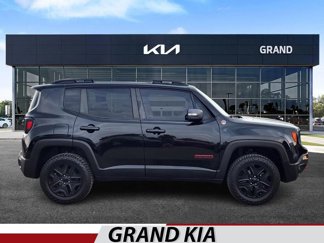 Used 2018 Jeep Renegade Trailhawk image 1