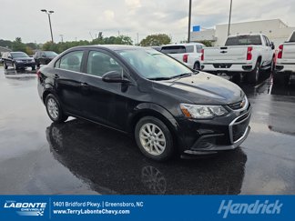 Used 2020 Chevrolet Sonic LT w/ Convenience Package image 1