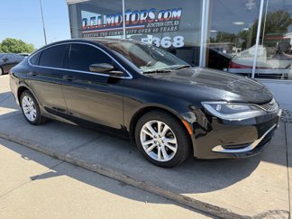 Used 2016 Chrysler 200 Limited image 1