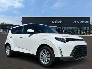 Used 2023 Kia Soul LX image 1