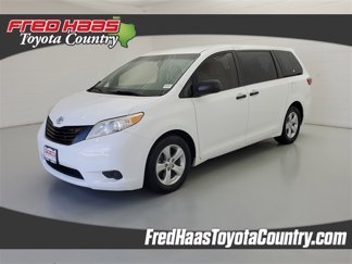 Used 2015 Toyota Sienna L image 1
