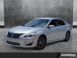 Used 2015 Nissan Altima 2.5 S w/ Sport Value Package image 1
