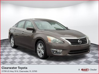Used 2015 Nissan Altima 2.5 SV image 1