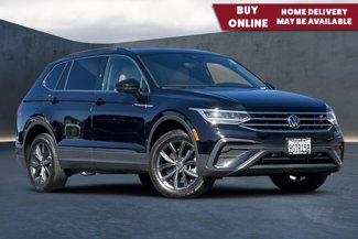 Used 2023 Volkswagen Tiguan SE image 1