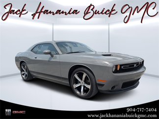 Used 2019 Dodge Challenger SXT image 1