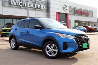 New 2025 Nissan Kicks Play S image 1