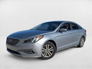 Used 2015 Hyundai Sonata SE image 1