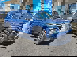 New 2025 Chevrolet Traverse LT w/ Driver Confidence Package image 1