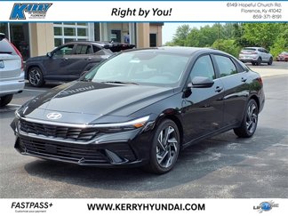 New 2025 Hyundai Elantra SEL image 1
