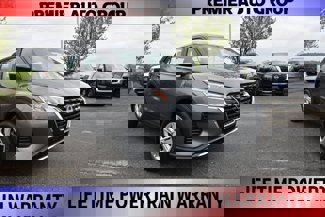 New 2025 Nissan Kicks Play S image 1