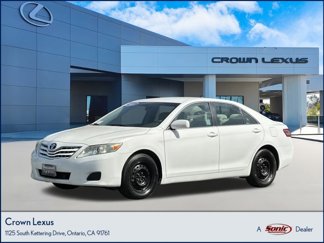 Used 2011 Toyota Camry LE image 1