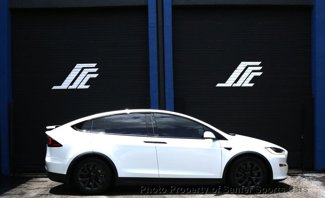 Used 2023 Tesla Model X image 1