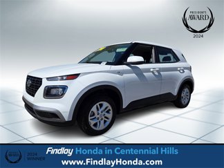 Used 2024 Hyundai Venue SE video 1