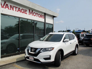 Used 2018 Nissan Rogue SV image 1