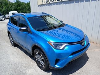 Used 2018 Toyota RAV4 LE image 1