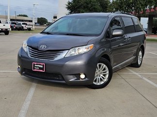 Used 2017 Toyota Sienna XLE image 1