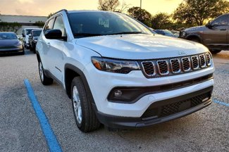 Used 2024 Jeep Compass Latitude image 1