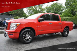 Used 2021 Nissan Titan SV image 1