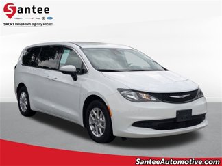 Used 2023 Chrysler Voyager LX image 1