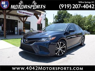 Used 2019 Toyota Camry image 1