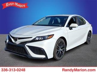 Used 2023 Toyota Camry SE image 1