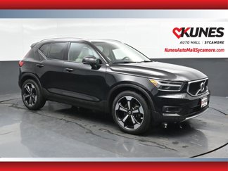 Used 2021 Volvo XC40 T5 Momentum w/ Premium Package image 1