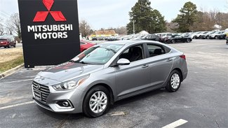 Used 2022 Hyundai Accent SEL image 1