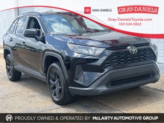 Used 2021 Toyota RAV4 LE image 1